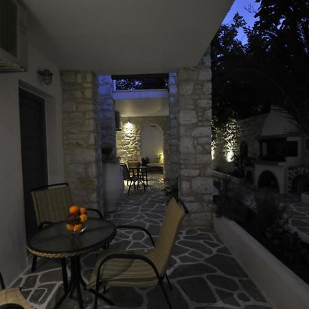 Alexandros Apartments Науса Екстер'єр фото