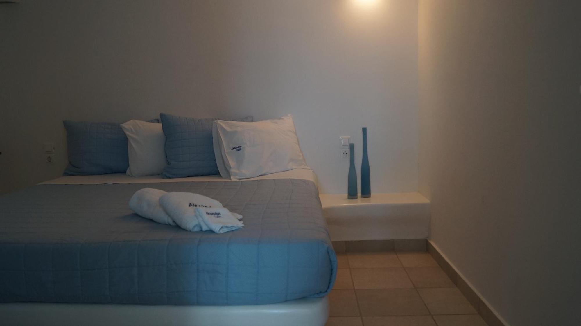 Alexandros Apartments Науса Екстер'єр фото
